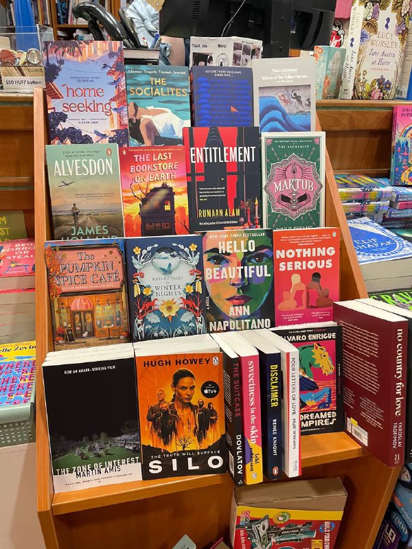 Видела нашу девушку вчера в Bestsellers …