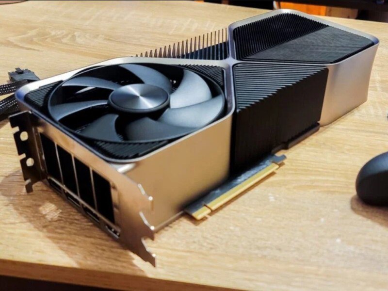 Инсайд: GeForce RTX 5090 будет огромной …