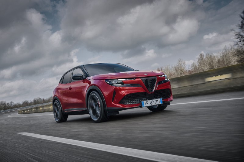 **Alfa Romeo Junior: il nuovo B-SUV …