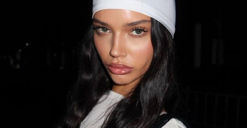 ***⬜*** подруга в диалоге с тобой …