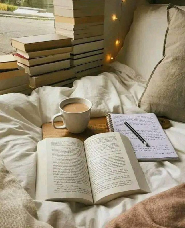 بعضُ الكتب وجد ليُذاق، وبعضها ليُبتلع، …
