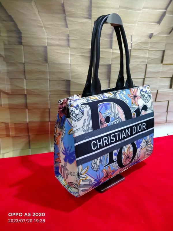 ***👜*** Christian Dior