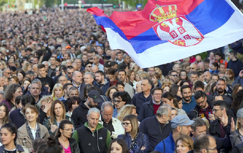 Grandi proteste contro il governo in …