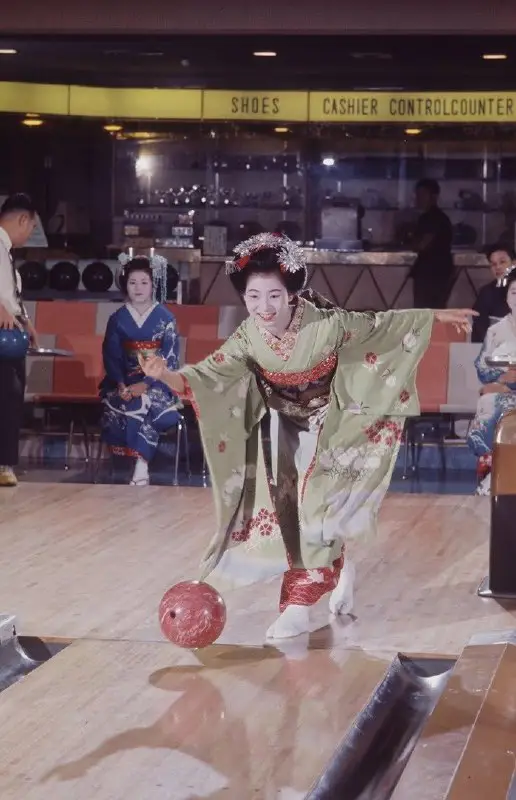 Игра в боулинг, Киото, Япония, *1964 …
