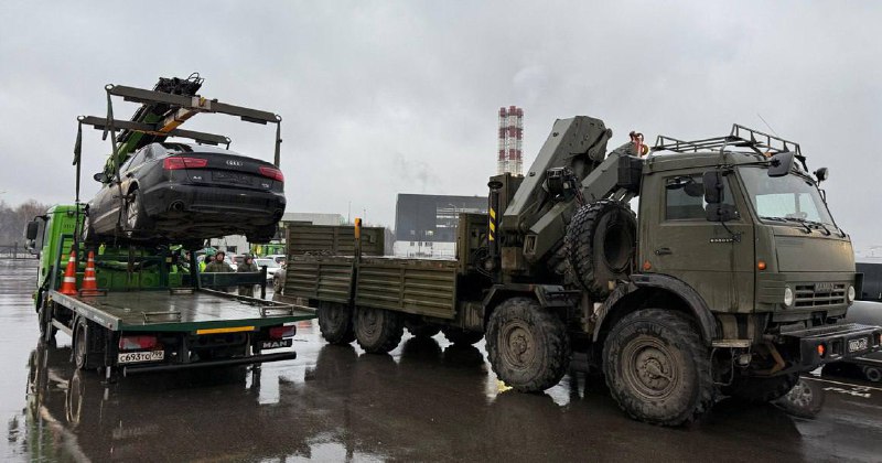 **Приставы изъяли у жителя Москвы автомобиль …