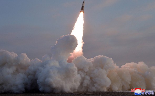 [КНДР выпустила в Японское море около 10 баллистических ракет](https://eadaily.com/ru/news/2024/05/30/kndr-vypustila-v-yaponskoe-more-okolo-10-ballisticheskih-raket)