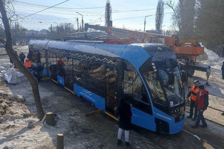 Городские транспортники Саратова вольготно обращаются с …