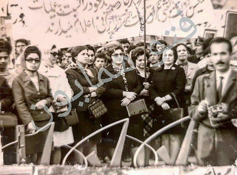 میان دو تعبیر