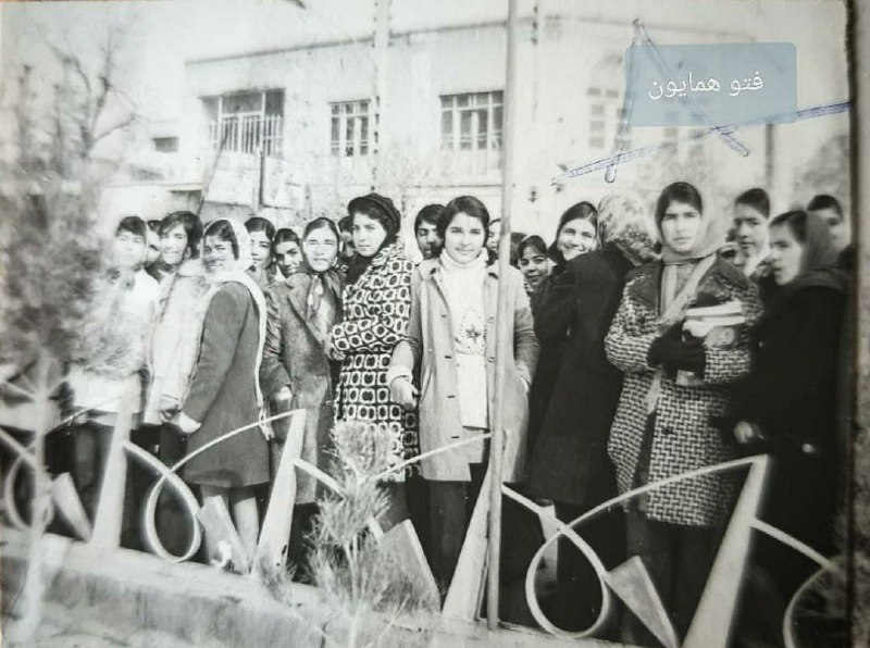 میان دو تعبیر
