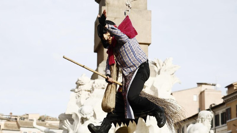 **Epifania a Roma, piazza Navona gremita …