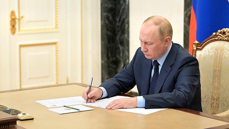 Путин подписал закон о переименовании города …