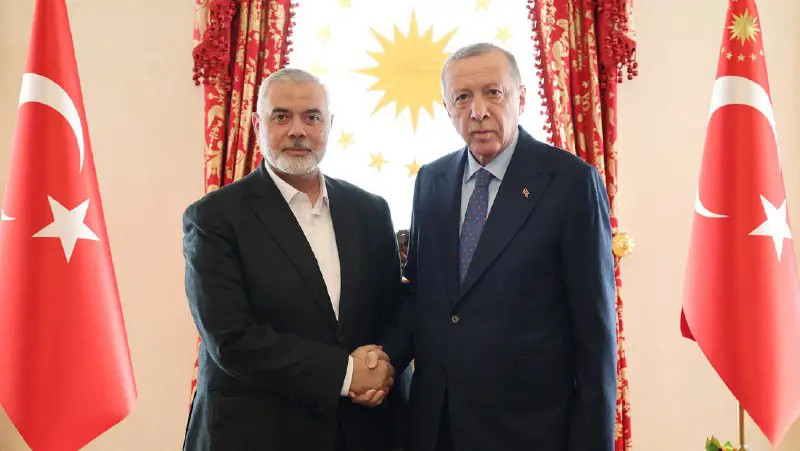 Präsident Erdoğan traf Hamas-Chef Haniyya in Istanbul. Hamas erwägt Berichten zufolge, ihre Basis in ein anderes Land in der Region …