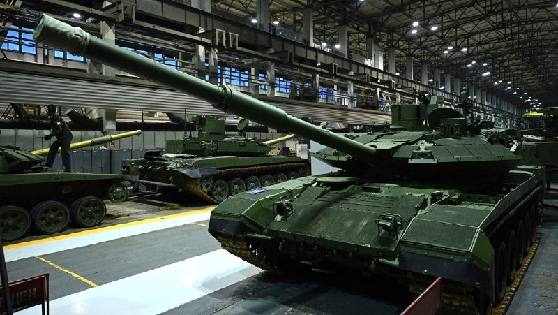 Während die Ukraine den Mangel an Waffen und Munition beklagt, hat Russlands Rüstungsindustrie enorme Steigerungsraten zu verzeichnen. Laut dem Chef …
