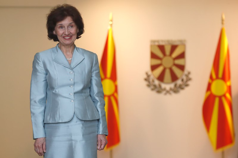 **Первая женщина-президент Северной Македонии рассорилась с …