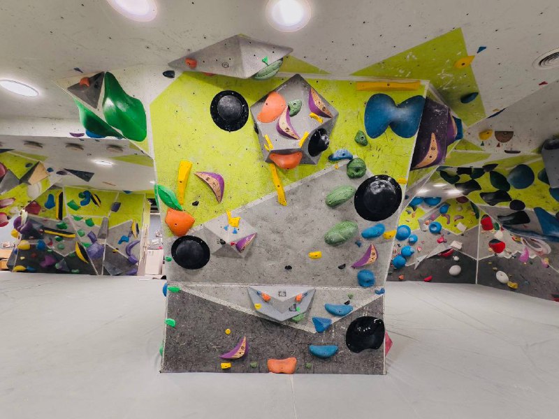 Скалодром Rock Zona Boulderhouse