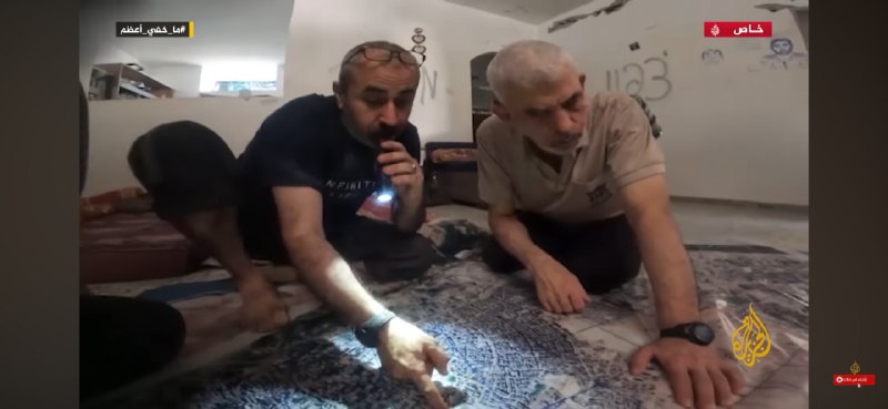 این دو مرد، دو قدرت مسلح …