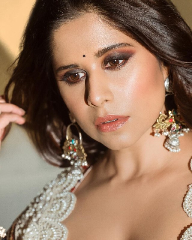 Sai tamhankar 💃