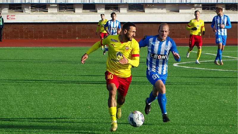 ***⚽*****Сегодня на саратовском стадионе "Локомотив" футболисты …