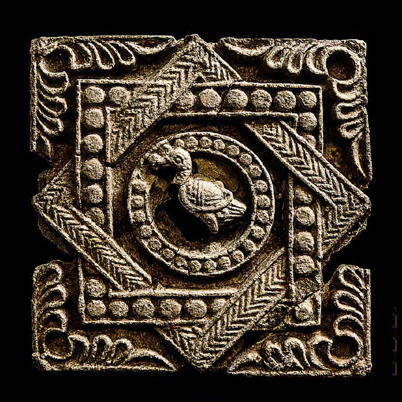 ***?***گچبری با نقش گیاهی و جانوری …