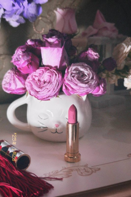 ***🍿*** ***💄*** ***♥️***