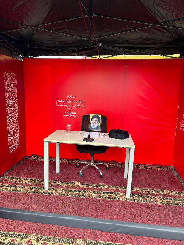 ‏مضيف على طريق المطار يجسد منبر …