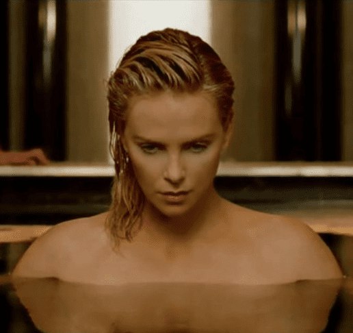 Scarlett Johansson Hot