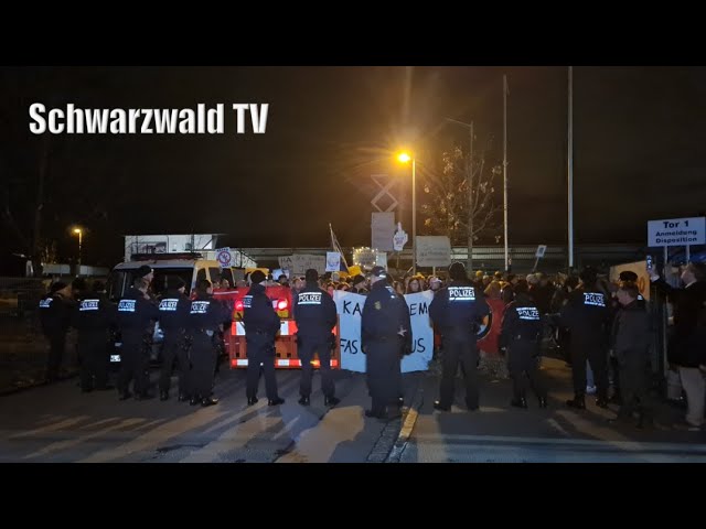 ***🚨******🚔*** **Großer Polizeieinsatz wegen aggressiver Demo …