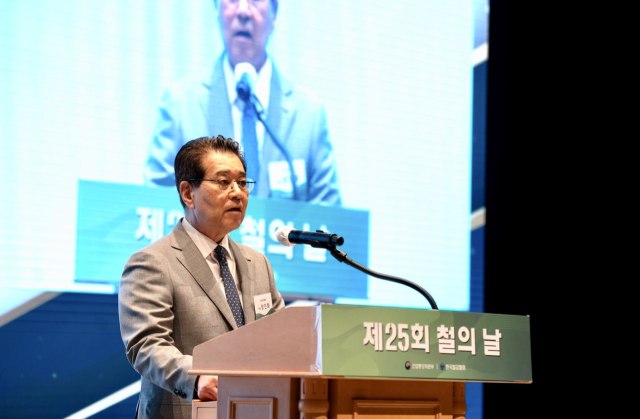 **장인화 포스코 회장 “초일류를 향한 혁신으로 …