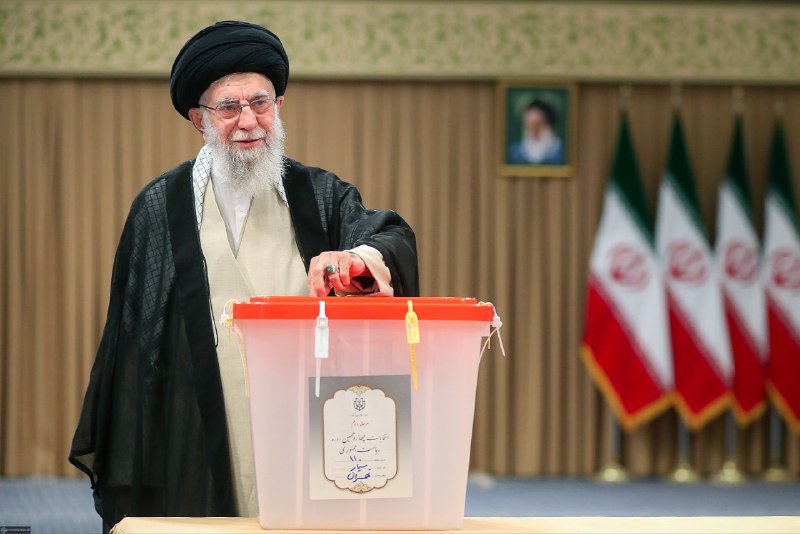 **مقام معظم رهبری**: