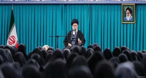 تأکید خامنه‌ای بر عفاف و حجاب …