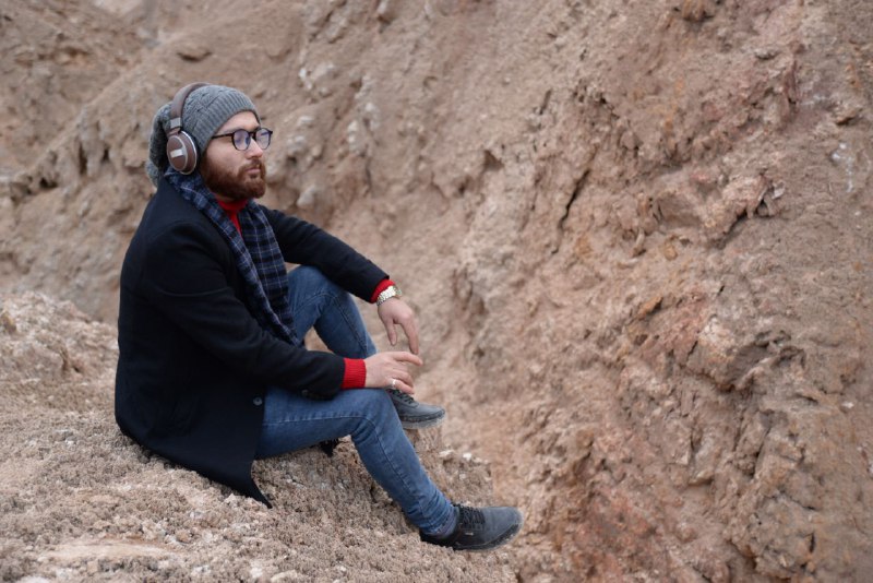 بر هم زدم با ذهن ویران …