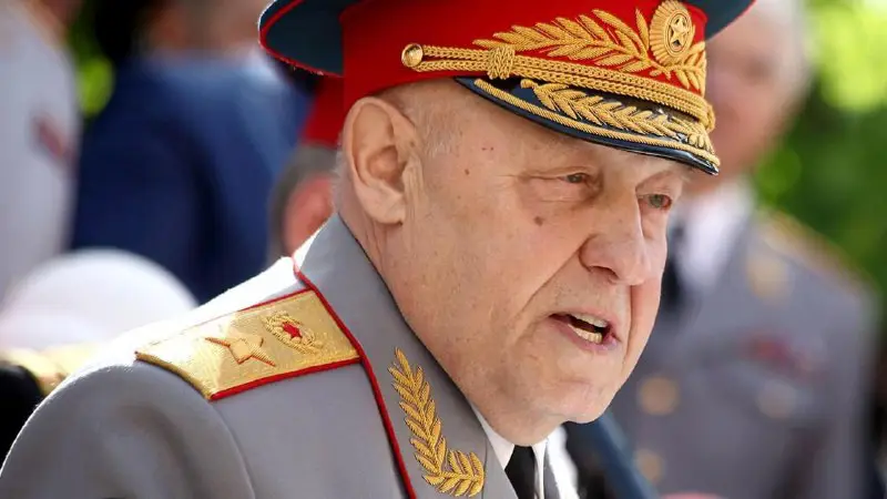 La prefazione-choc dell’ex capo di stato maggiore russo Baluevskij: l’artiglieria Nato è superiore, i carri armati russi bersaglio facile in …
