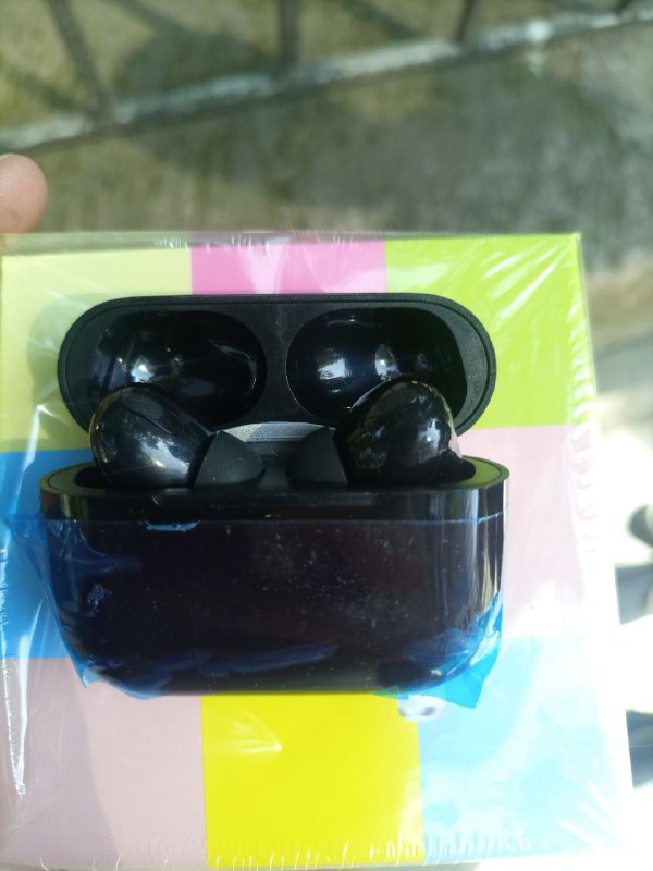 **Apple pro 3 ear pod