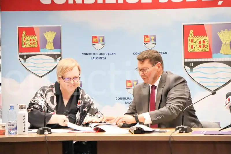 **Consiliul Județean Ialomița a semnat contractul de concesiune pentru Aeroportul Alexeni. Dezvoltatorii primului aeroport privat din România estimează o investiție …