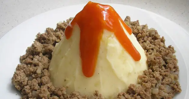 [‍](https://somoscocineros.com/assets/uploads/recipes/71/receta-facil-de-montana-de-patata.png)***🍴*** Receta fácil de montaña de patata