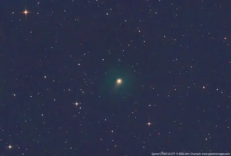 **Amazing photos of gorgeously green Comet …