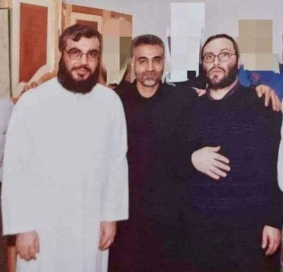 أُحِبُّ مِن سُبحَةِ العقيق...