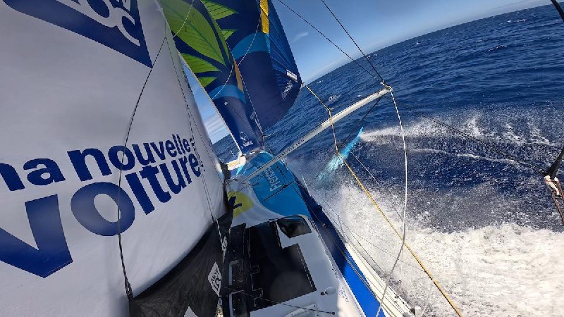 Vendée Globe : toujours loin devant, …