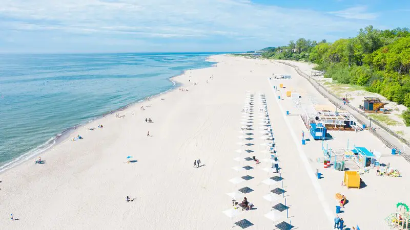 Praia na Rússia? Pois é, para quem acha que só há neve no país, prepare-se para o pôr do sol …