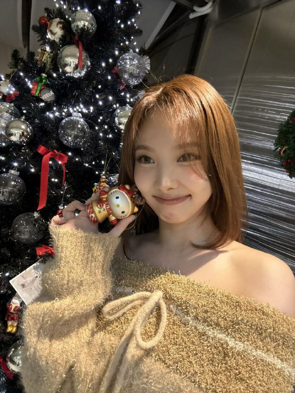 sweet nayeon 🎄