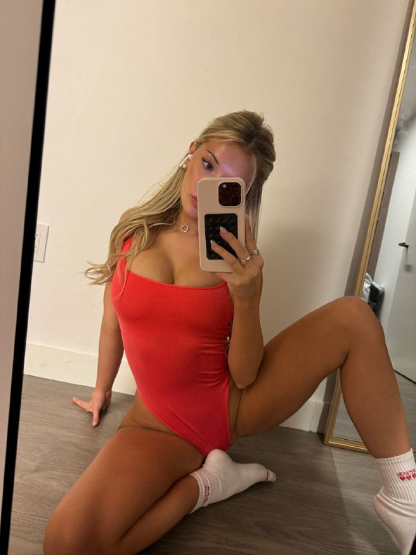 ***🤳*** Red swimsuit from [@HotShopEx](https://t.me/HotShopEx)