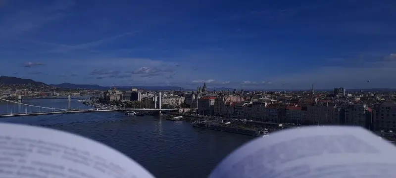 Magyar Próféta Budapest tetején is.