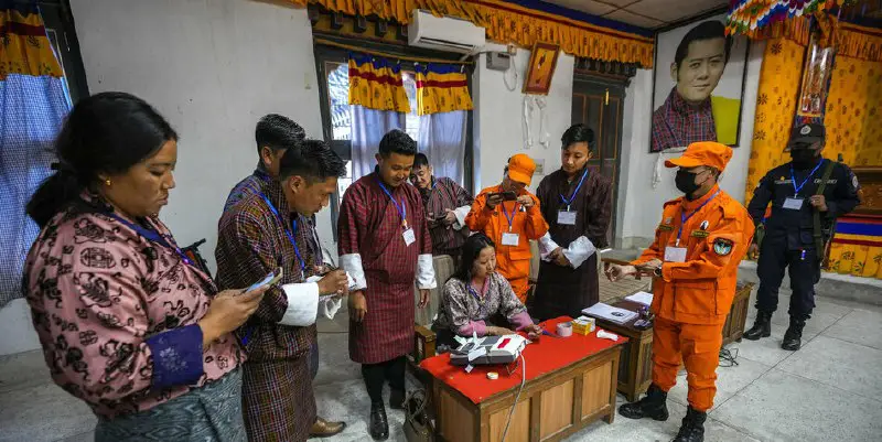 [​](https://taz.de/picture/6757274/948/Bhutan-1.jpeg)​[​](https://t.me/DerNewsChannel)​[​](https://t.me/DerNewsAlphaBot?start=msg2egpD4yFrAM9Z)**Parlamentswahl im Himalaya: Bhutan wählt den Machtwechsel**