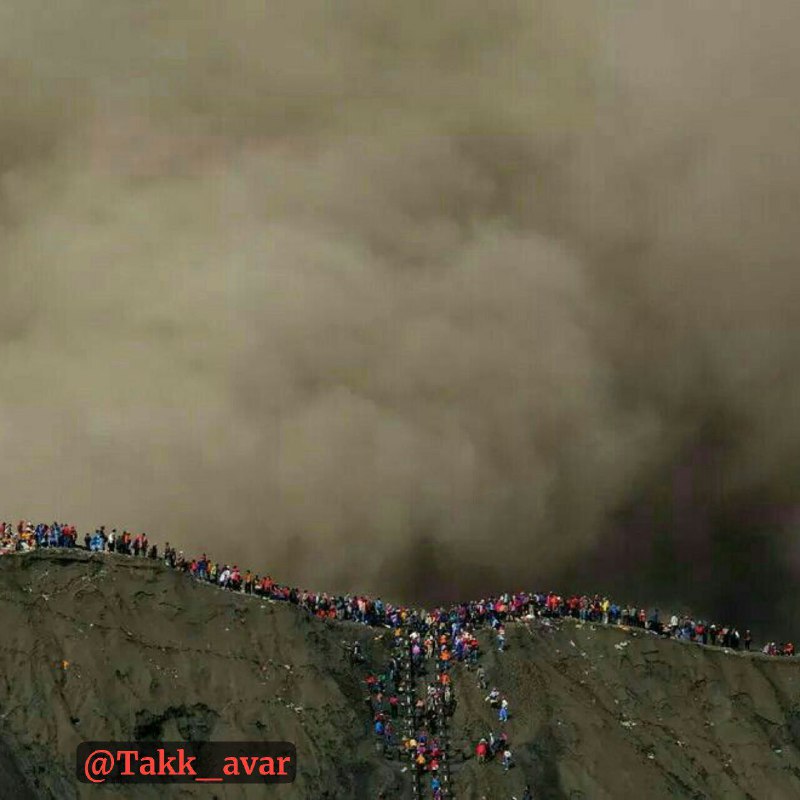 هزاران نفر از مردم روستای پروبولینگو …