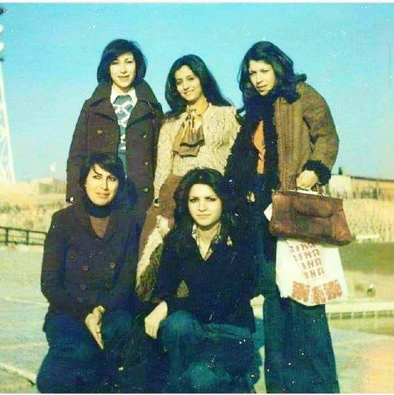 ***?*** زمستان سال ۱۳۵۴ خورشیدی ..پارک …