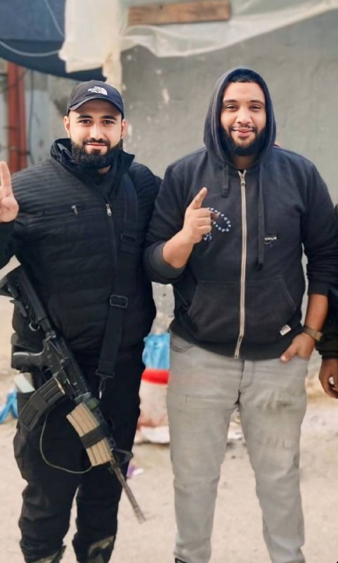 **﴿الأخِلَّاءُ يَومَئِذٍ بَعضُهُم