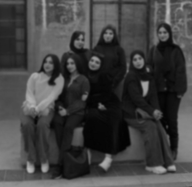 "شرُّ البلاد مكانٌ لا صديقَ بهِ"