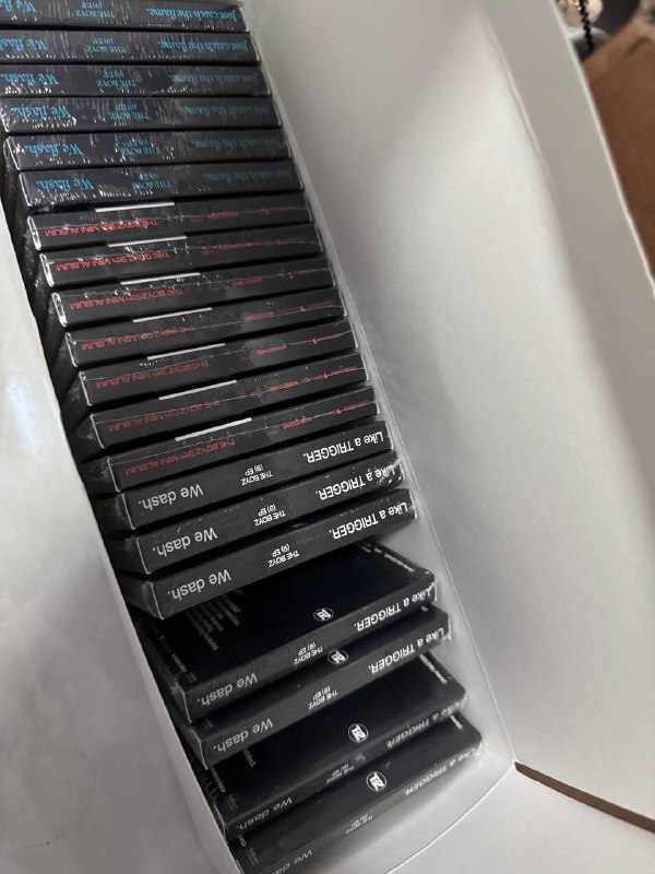 Sealed The boyz Platform ver [#instocks](?q=%23instocks)