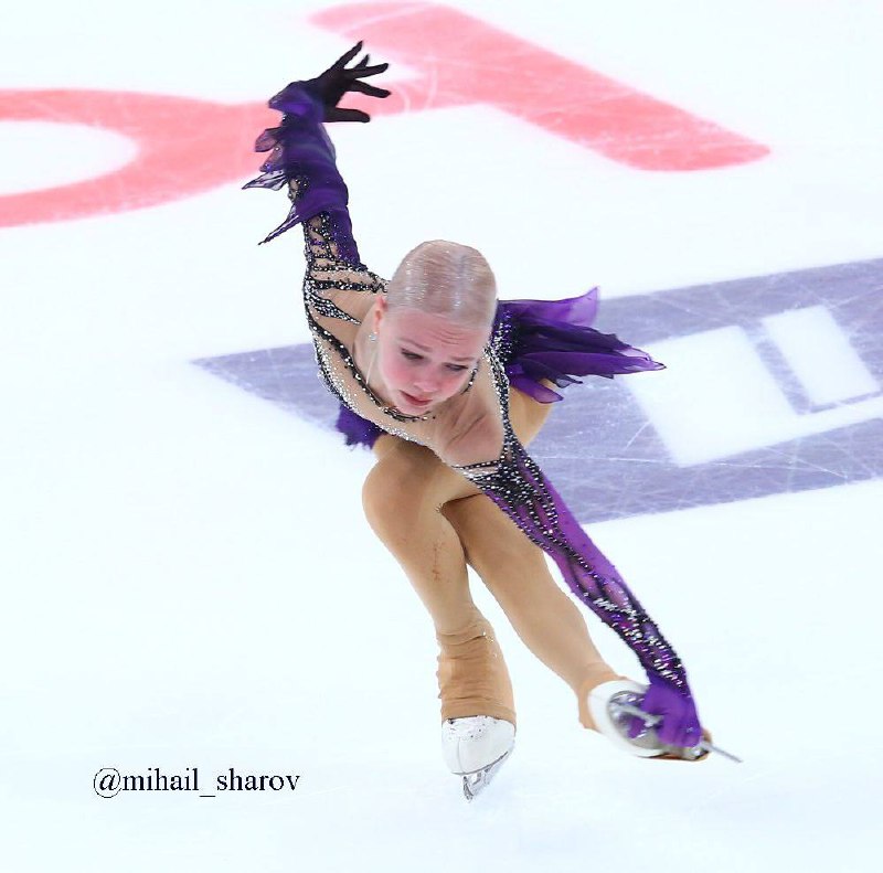 Elena Kostyleva figure skater