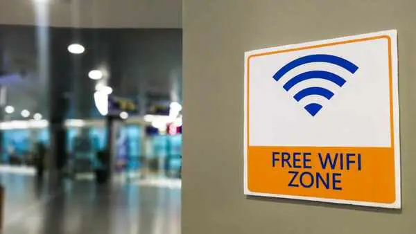 ***👉***8 Simple Ways To Protect Yourself On Public Wi-Fi